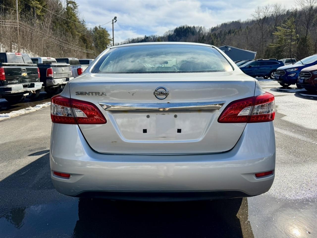 Nissan Sentra S CVT 2015