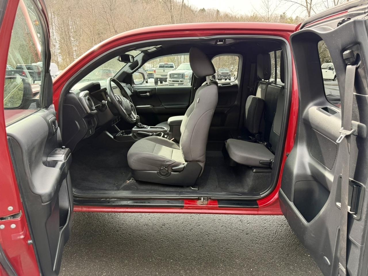 Toyota Tacoma SR5 Access Cab V6 6AT 4WD 2016