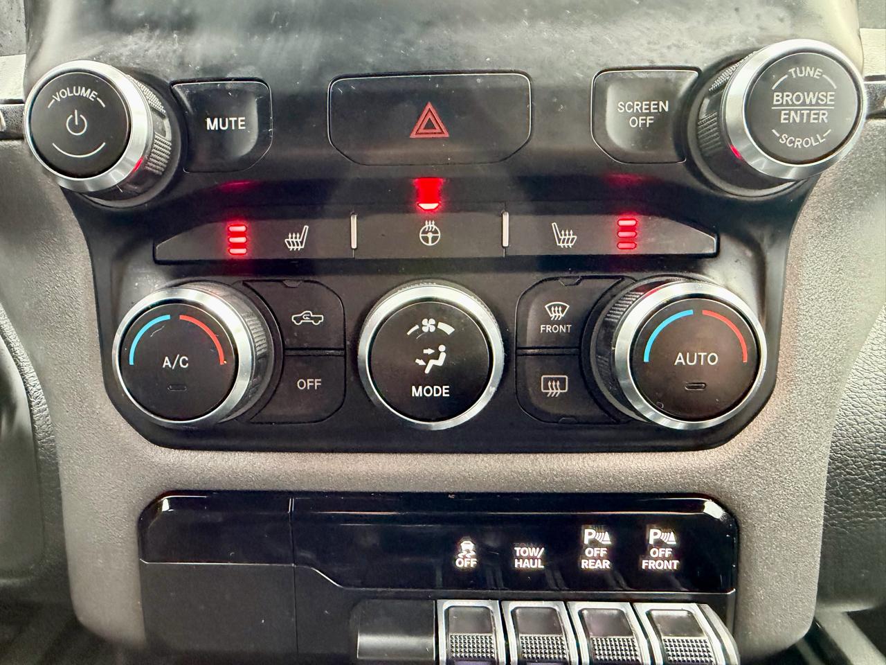 RAM 1500 Big Horn Crew Cab SWB 4WD 2021