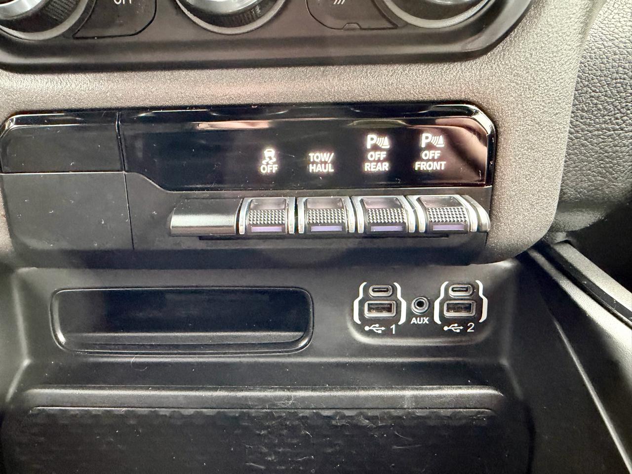 RAM 1500 Big Horn Crew Cab SWB 4WD 2021