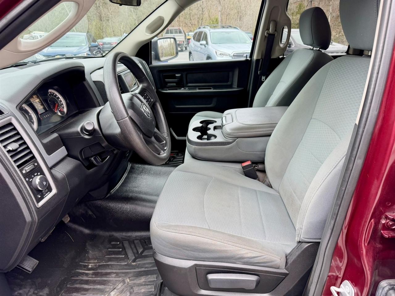 RAM 1500 Tradesman Quad Cab 4WD 2017