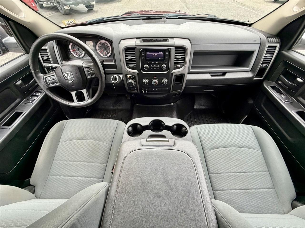 RAM 1500 Tradesman Quad Cab 4WD 2017