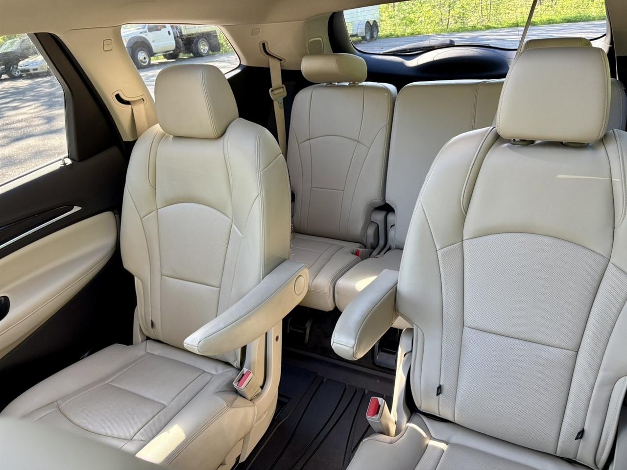 Buick Enclave AWD 4dr Essence 2020