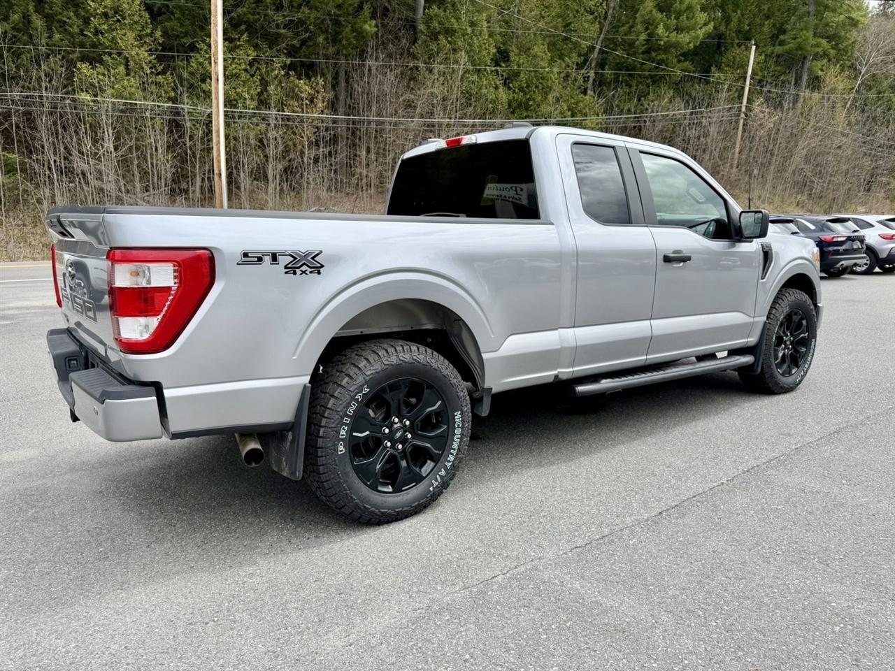 Ford F-150 XL 4WD SuperCab 8' Box 2022