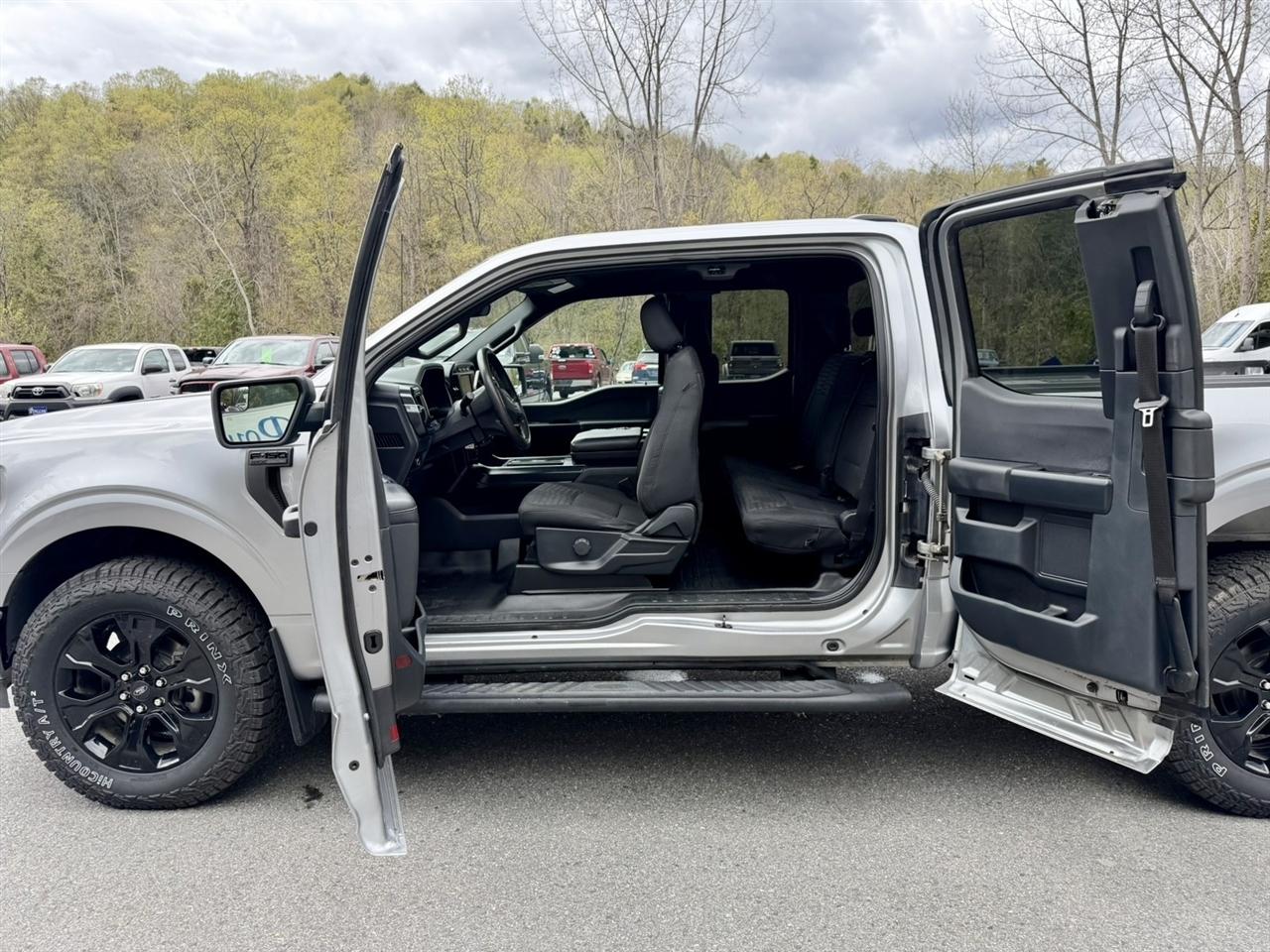 Ford F-150 XL 4WD SuperCab 8' Box 2022