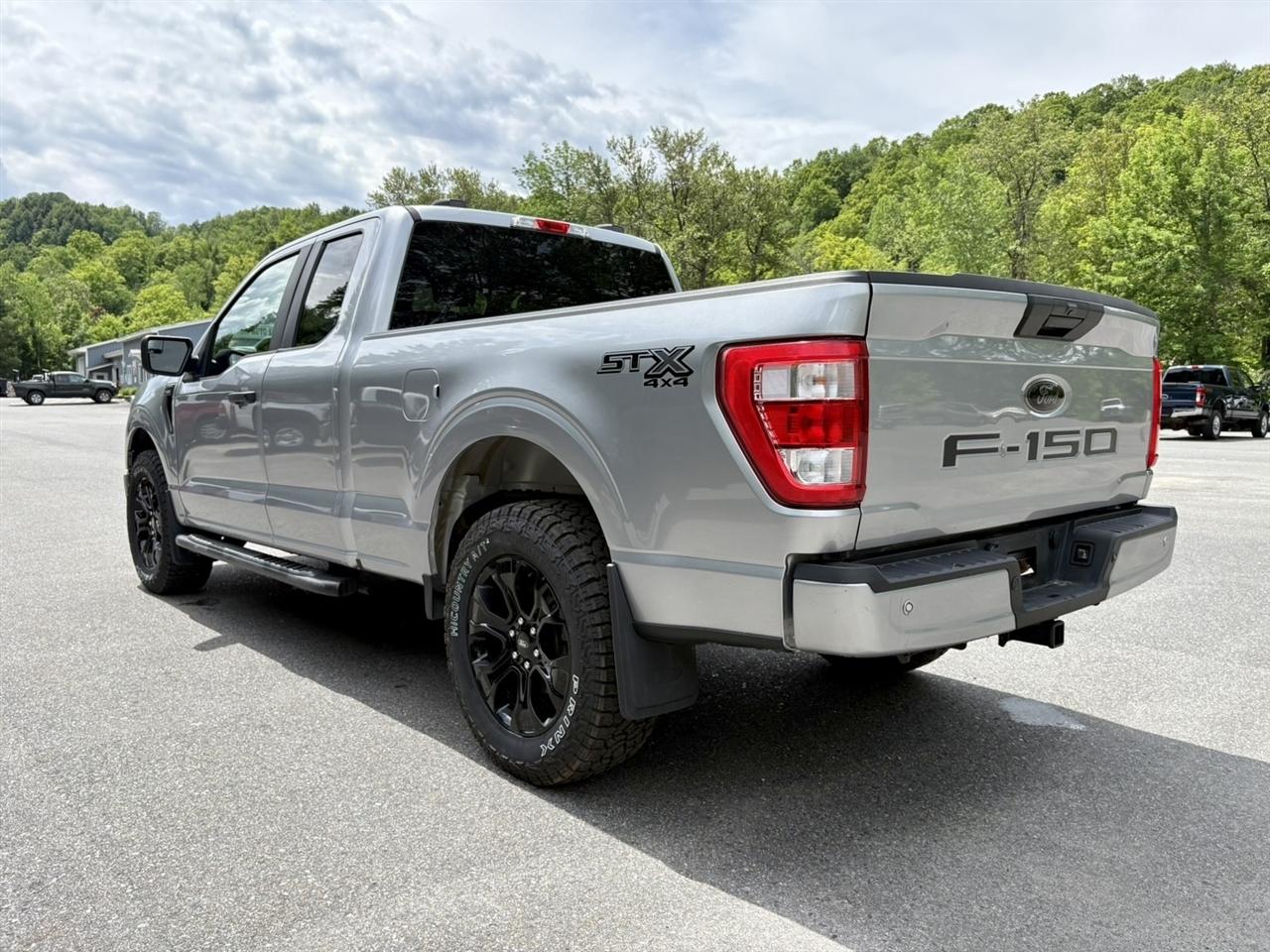 Ford F-150 XL 4WD SuperCab 8' Box 2022