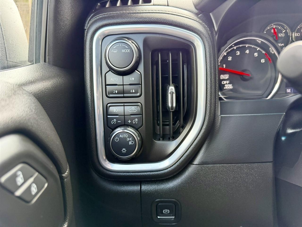 Chevrolet Silverado 1500 4WD Crew Cab 147" LT Trail Boss 2021