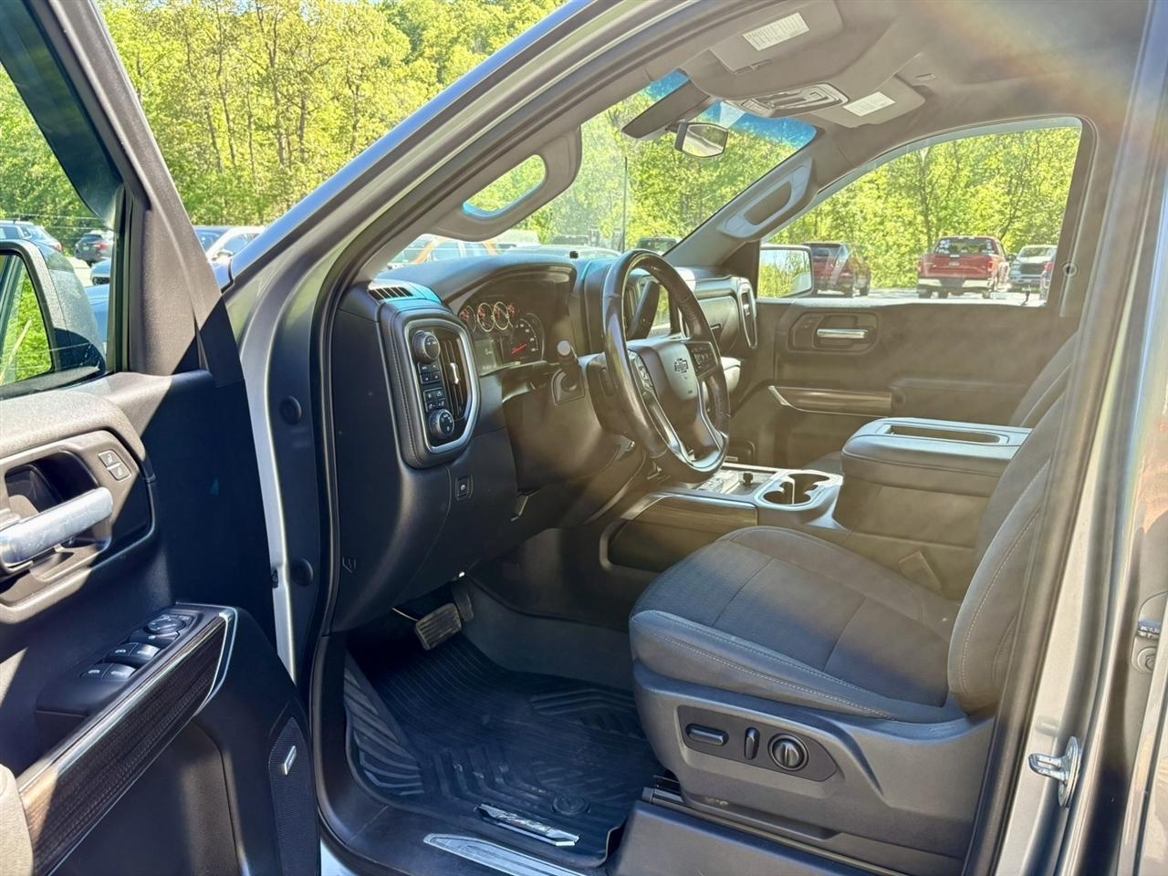 Chevrolet Silverado 1500 4WD Crew Cab 147" LT Trail Boss 2021