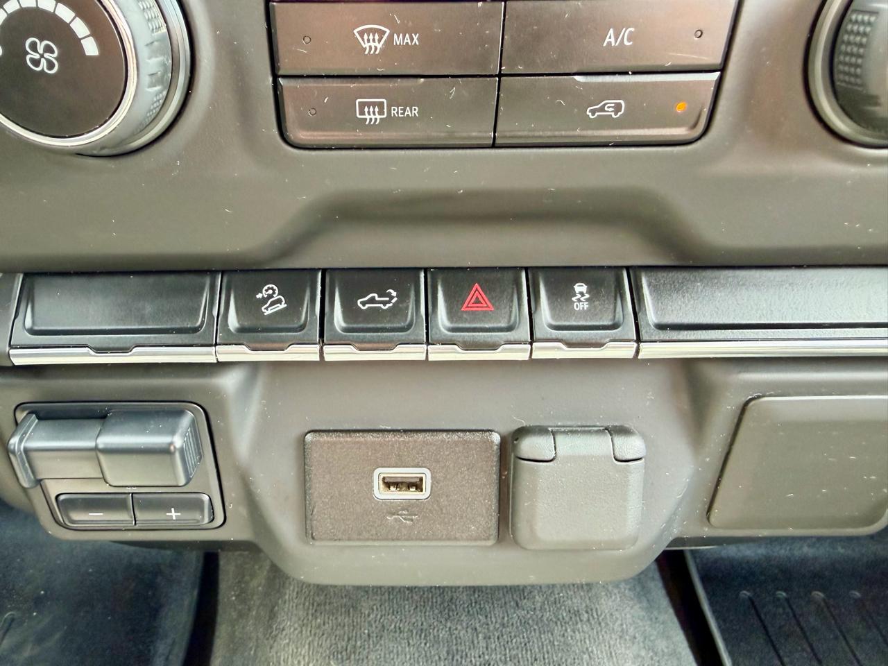 Chevrolet Silverado 1500 Custom Trail Boss Double Cab 4WD 2020