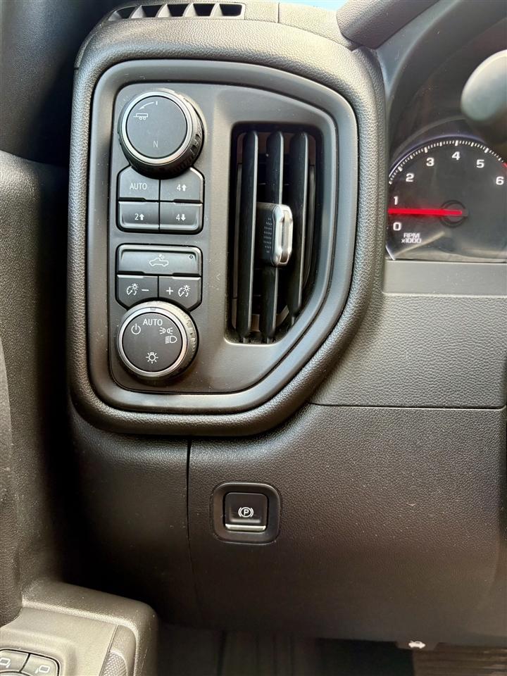 Chevrolet Silverado 1500 4WD Double Cab 147" Custom Trail Boss 2020