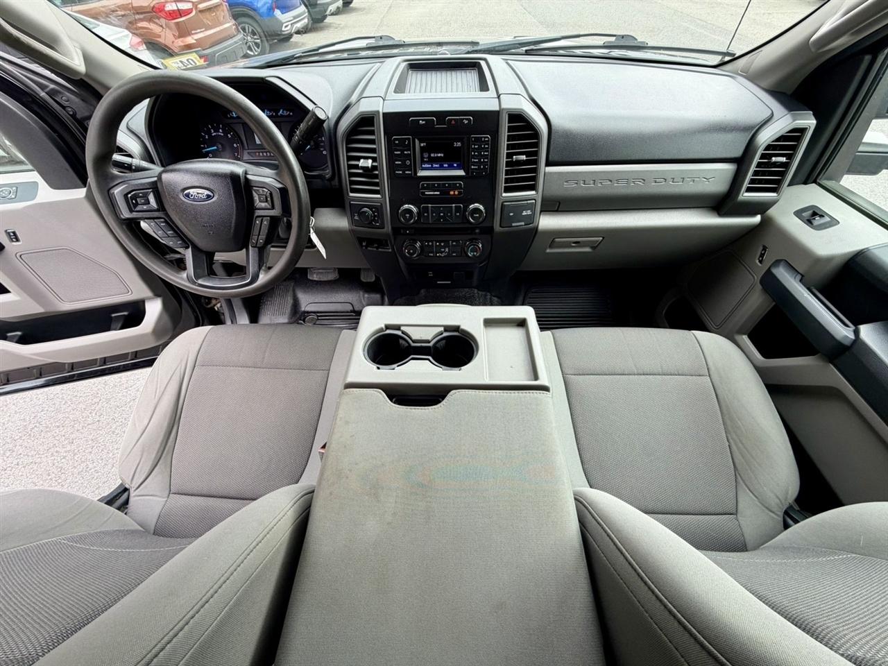Ford F-250 SD XL 4WD SuperCab 8' Box 2018