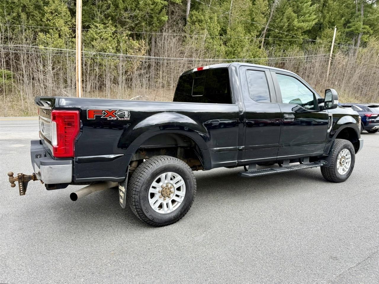 Ford F-250 SD XL 4WD SuperCab 8' Box 2018