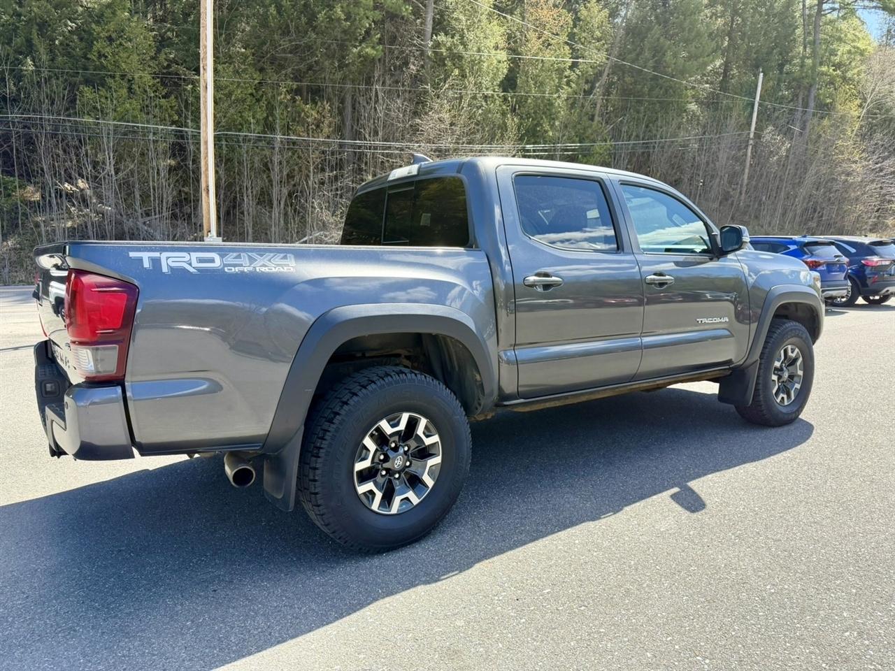 Toyota Tacoma TRD Off Road Double Cab 5' Bed V6 4x4 AT (Natl) 2018