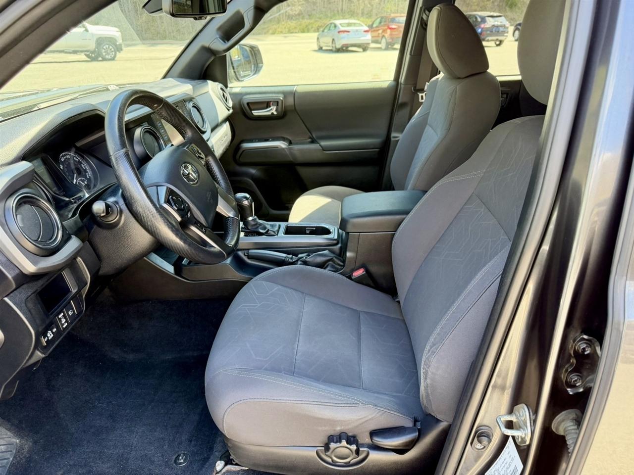 Toyota Tacoma TRD Off Road Double Cab 5' Bed V6 4x4 AT (Natl) 2018