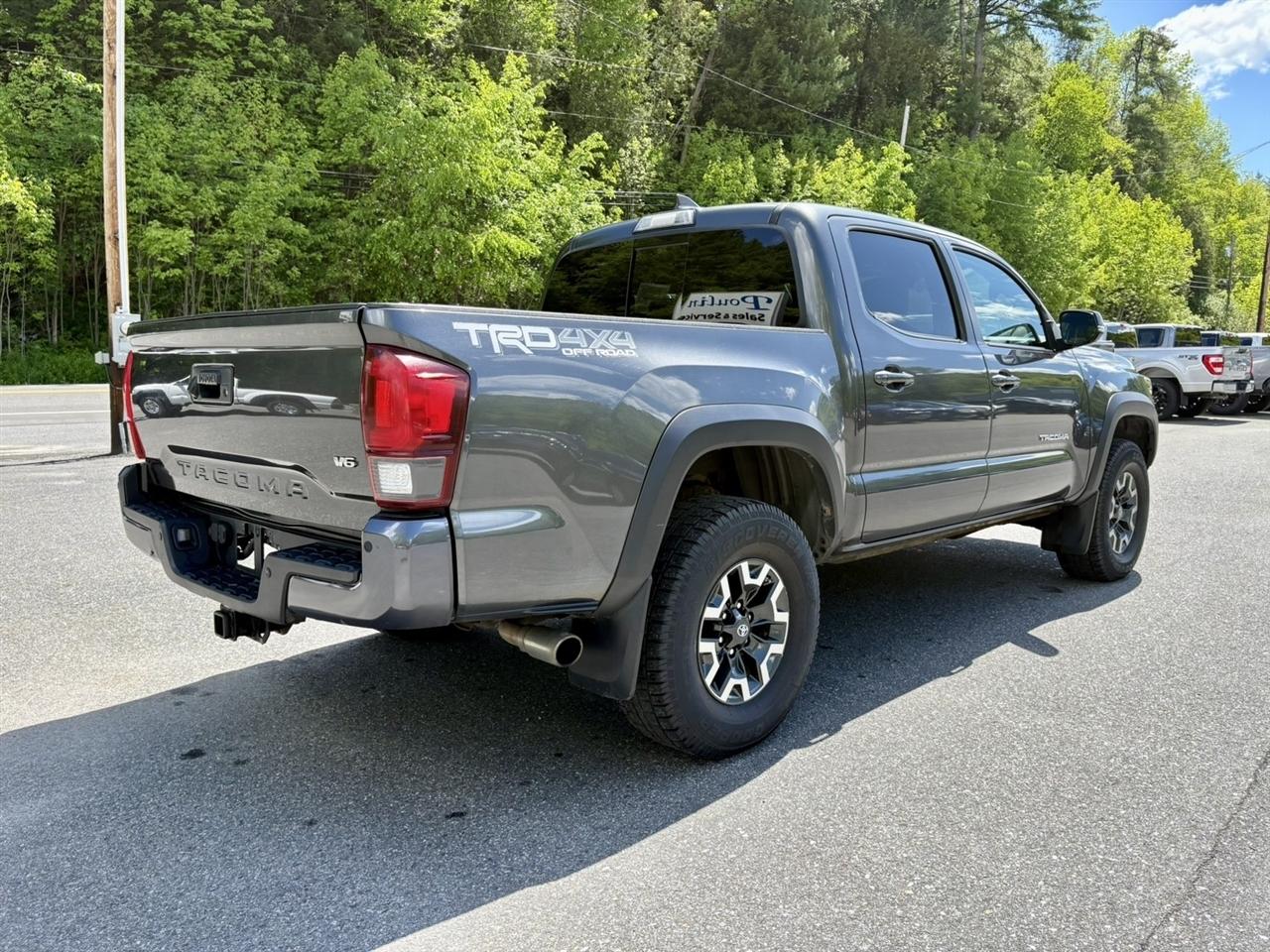 Toyota Tacoma TRD Off Road Double Cab 5' Bed V6 4x4 AT (Natl) 2018