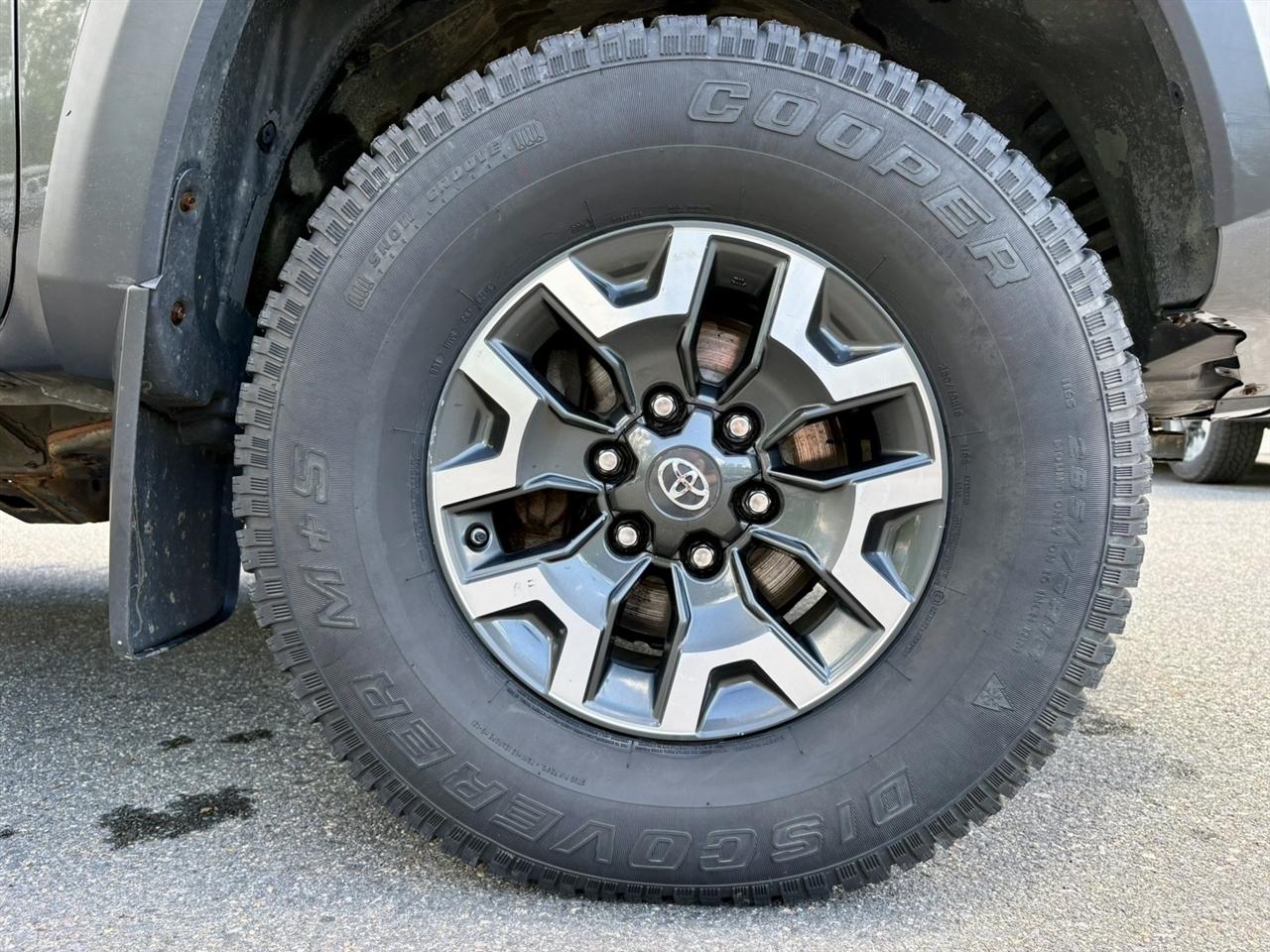 Toyota Tacoma TRD Off Road Double Cab 5' Bed V6 4x4 AT (Natl) 2018