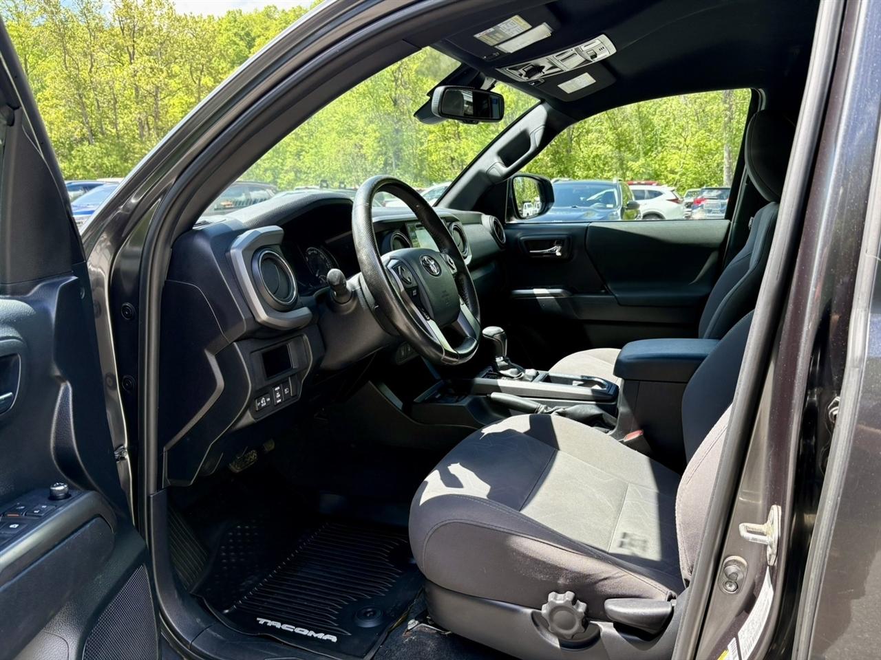 Toyota Tacoma TRD Off Road Double Cab 5' Bed V6 4x4 AT (Natl) 2018