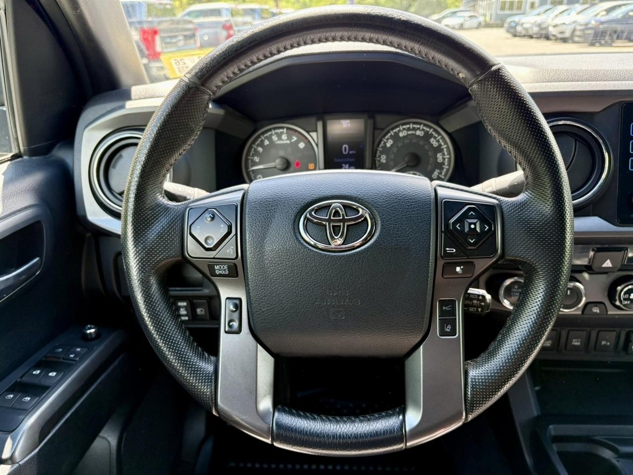 Toyota Tacoma TRD Off Road Double Cab 5' Bed V6 4x4 AT (Natl) 2018