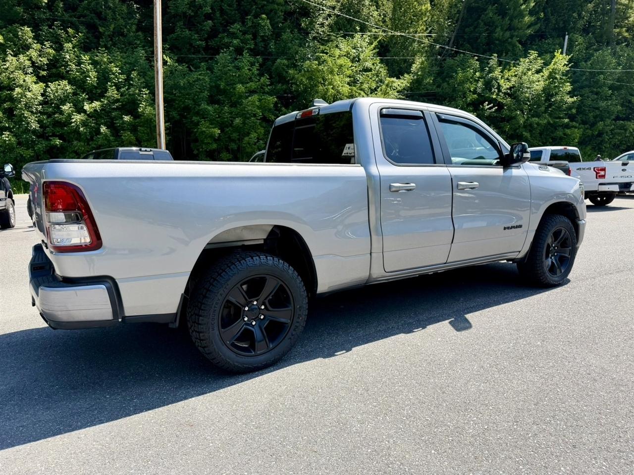 RAM 1500 Big Horn 4x4 Quad Cab 6'4" Box 2021