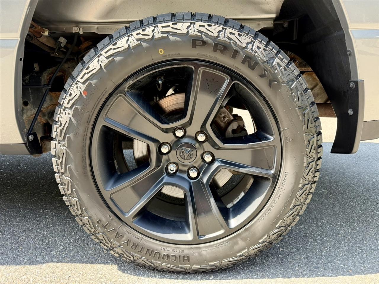 RAM 1500 Big Horn 4x4 Quad Cab 6'4" Box 2021