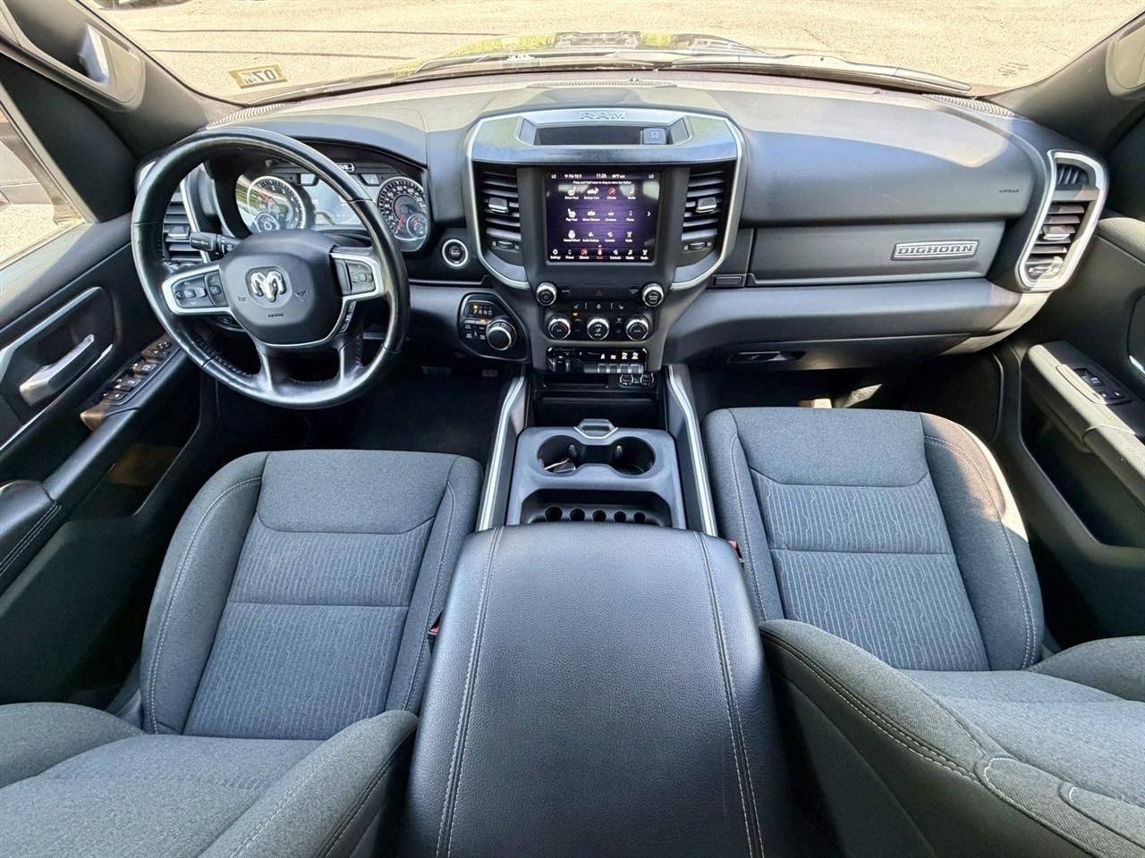 RAM 1500 Big Horn 4x4 Quad Cab 6'4" Box 2021