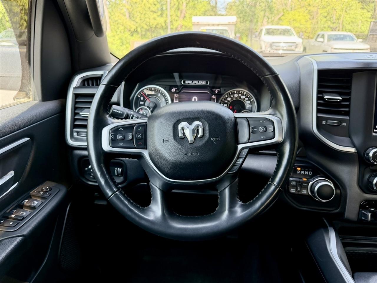 RAM 1500 Big Horn 4x4 Quad Cab 6'4" Box 2021