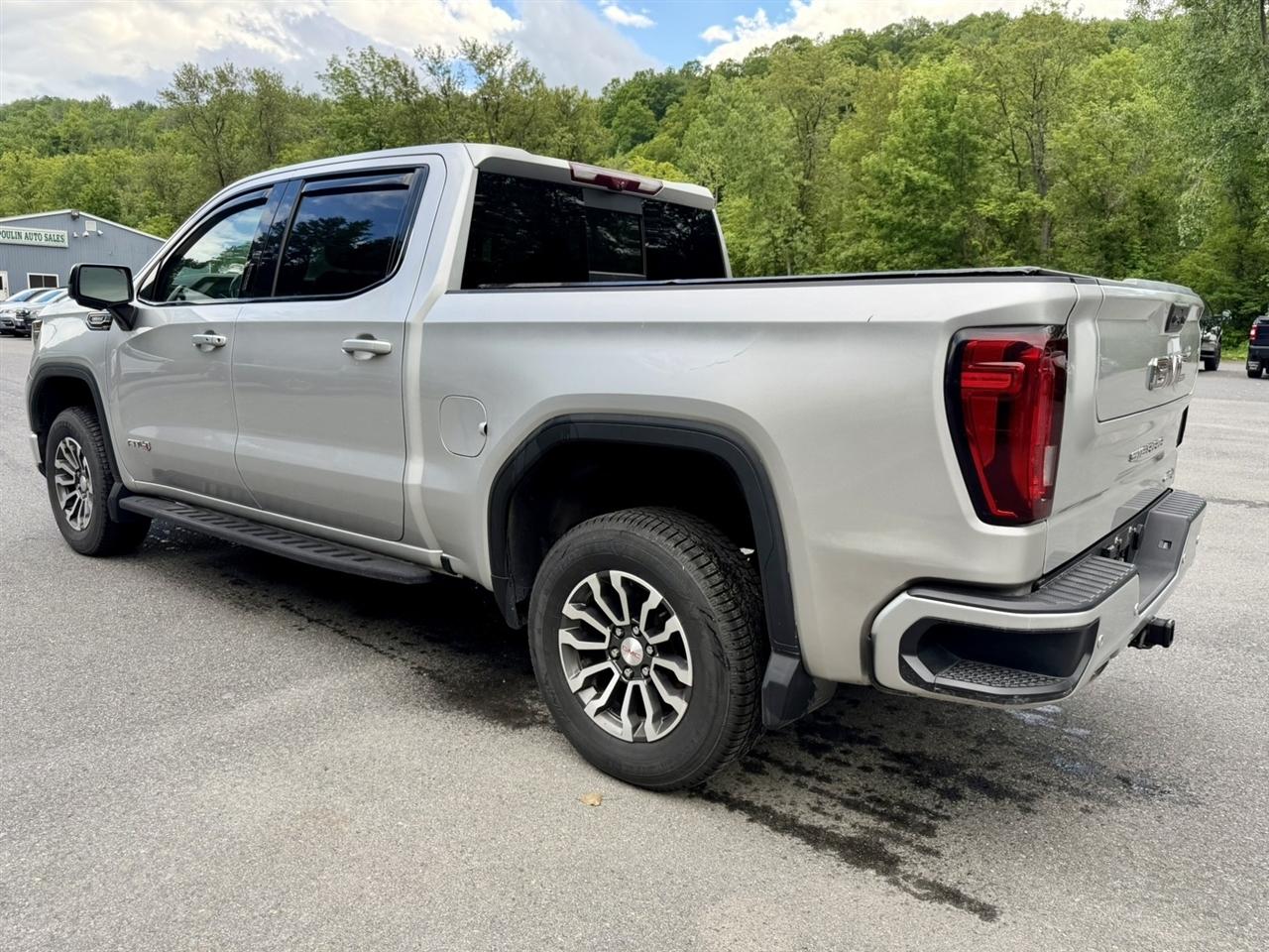 GMC Sierra 1500 4WD Crew Cab 147" AT4 2022