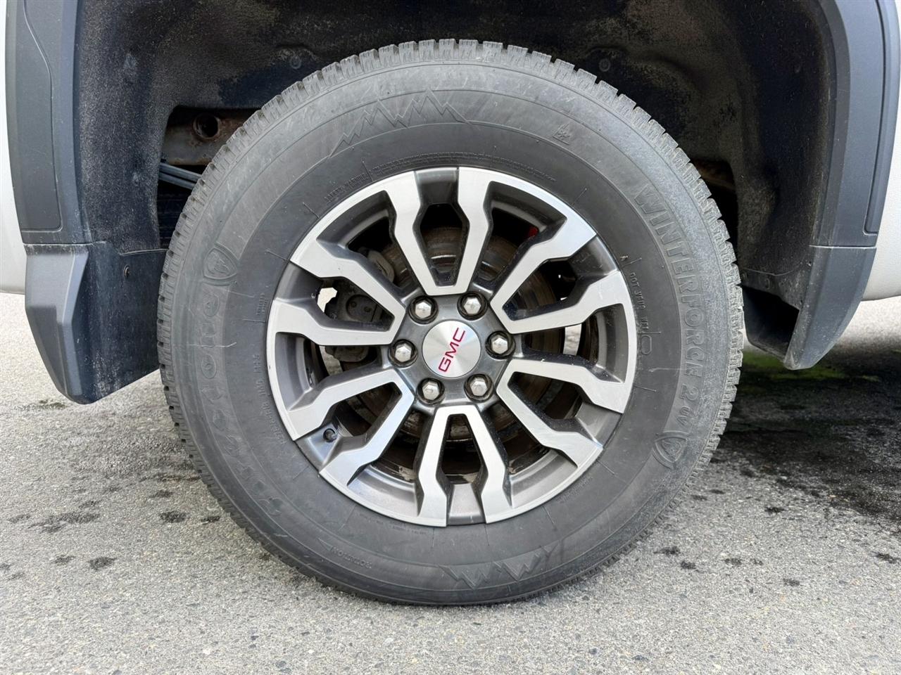 GMC Sierra 1500 4WD Crew Cab 147" AT4 2022