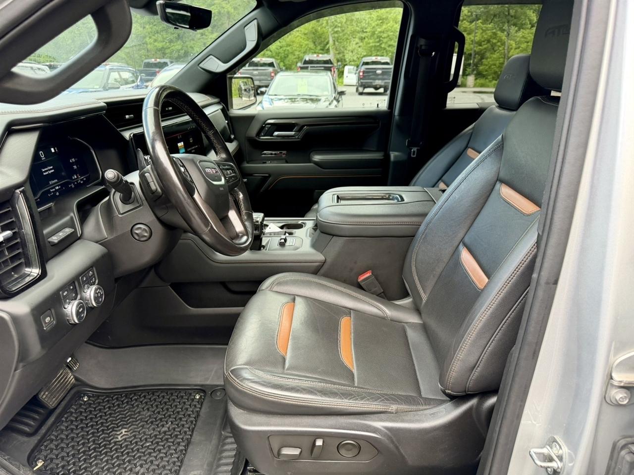 GMC Sierra 1500 4WD Crew Cab 147" AT4 2022