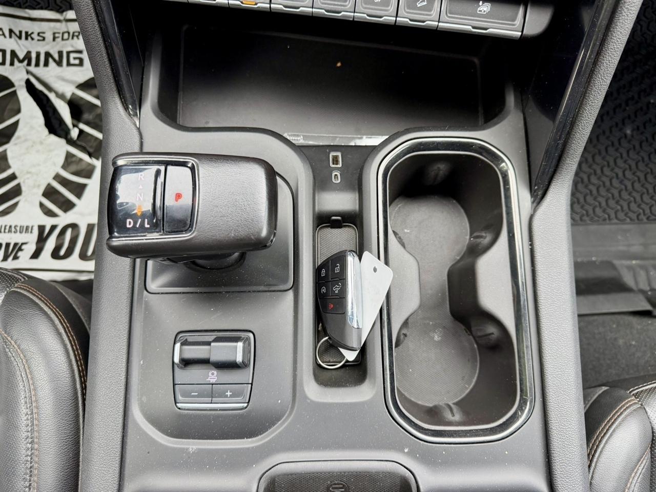 GMC Sierra 1500 4WD Crew Cab 147" AT4 2022