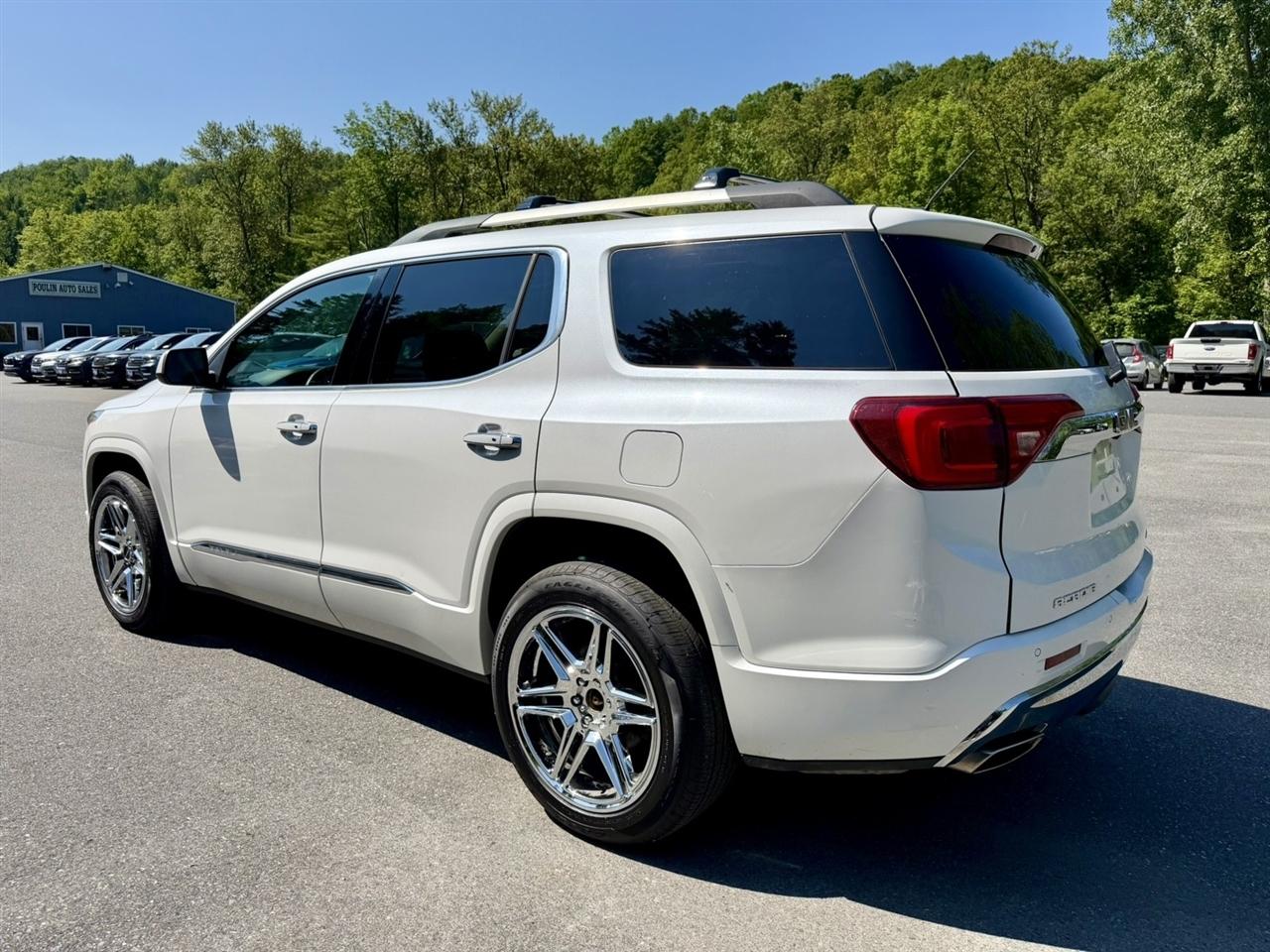GMC Acadia AWD 4dr Denali 2017