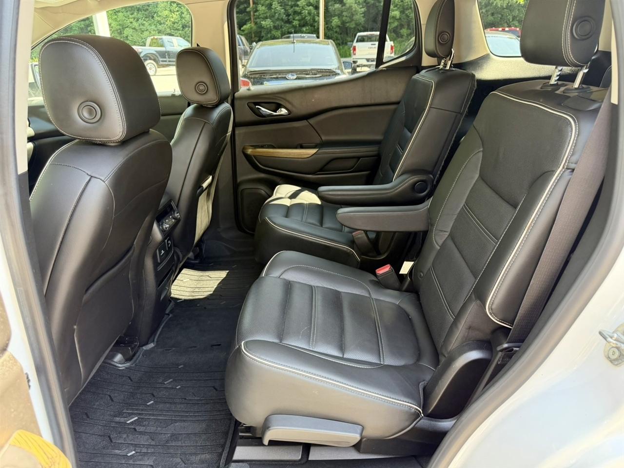 GMC Acadia AWD 4dr Denali 2017