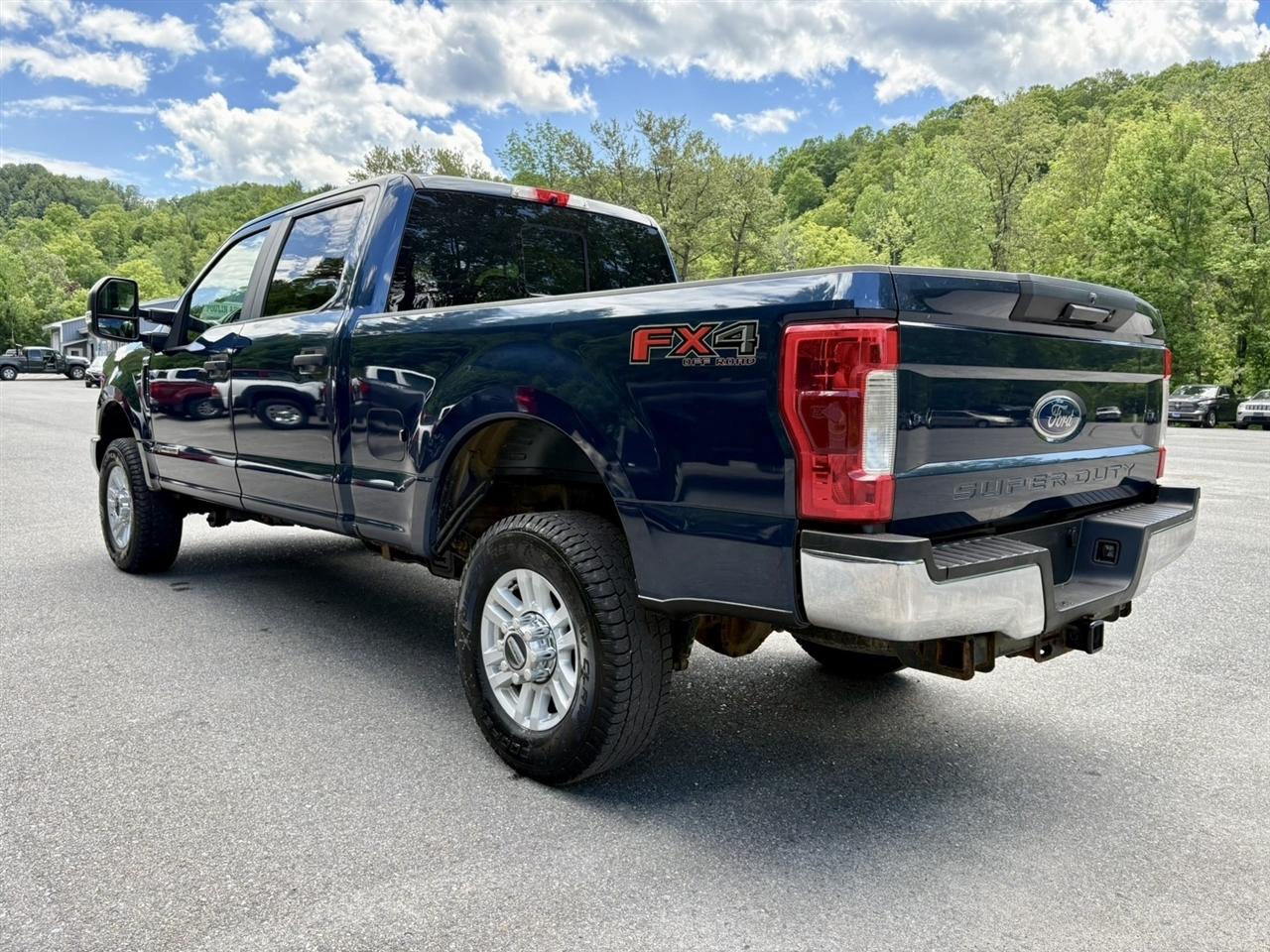 Ford Super Duty F-350 SRW XL 4WD Crew Cab 6.75' Box 2019