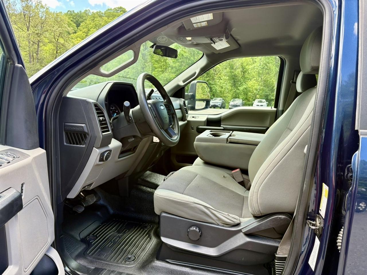 Ford Super Duty F-350 SRW XL 4WD Crew Cab 6.75' Box 2019