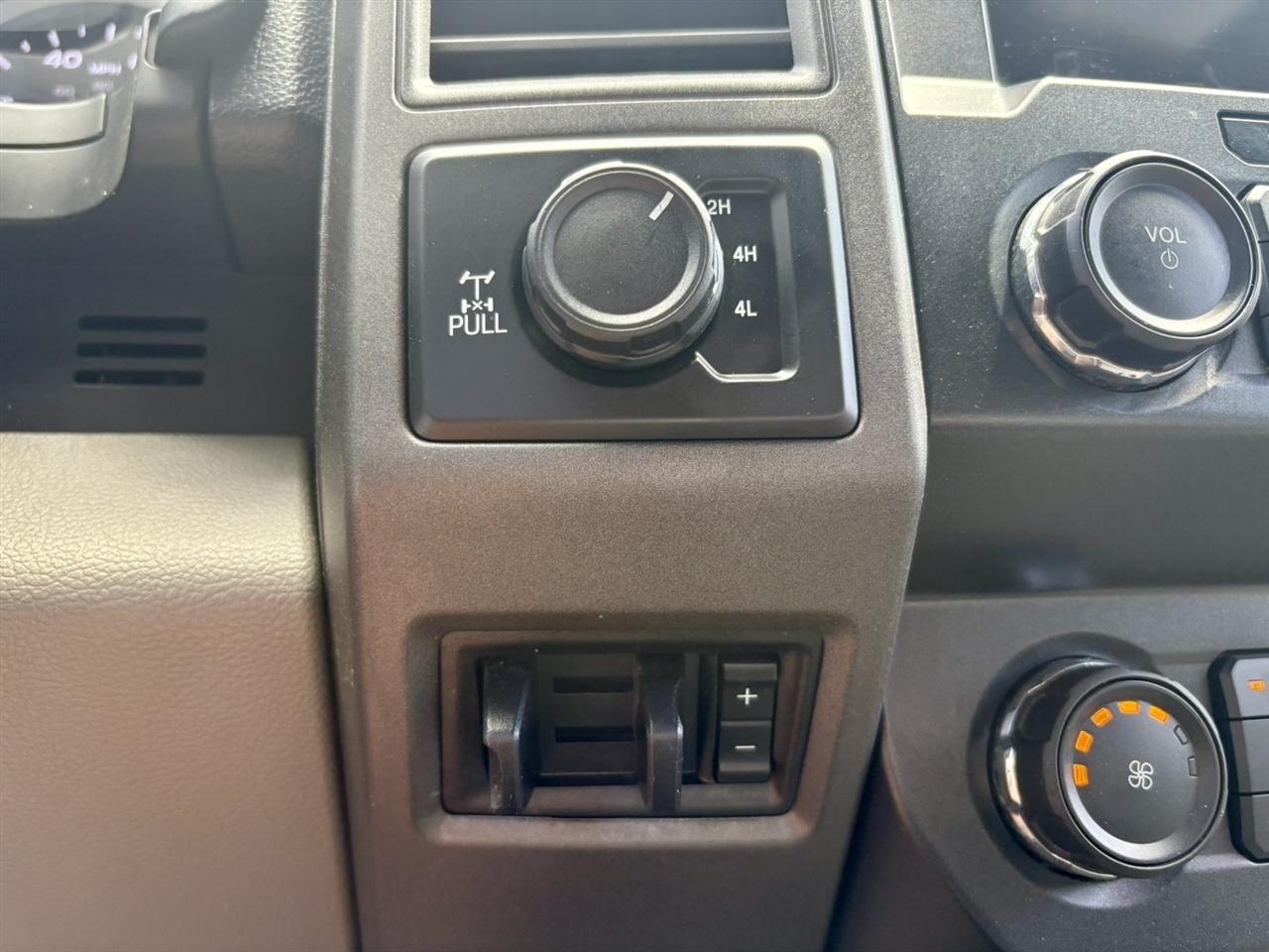 Ford Super Duty F-350 SRW XL 4WD Crew Cab 6.75' Box 2019