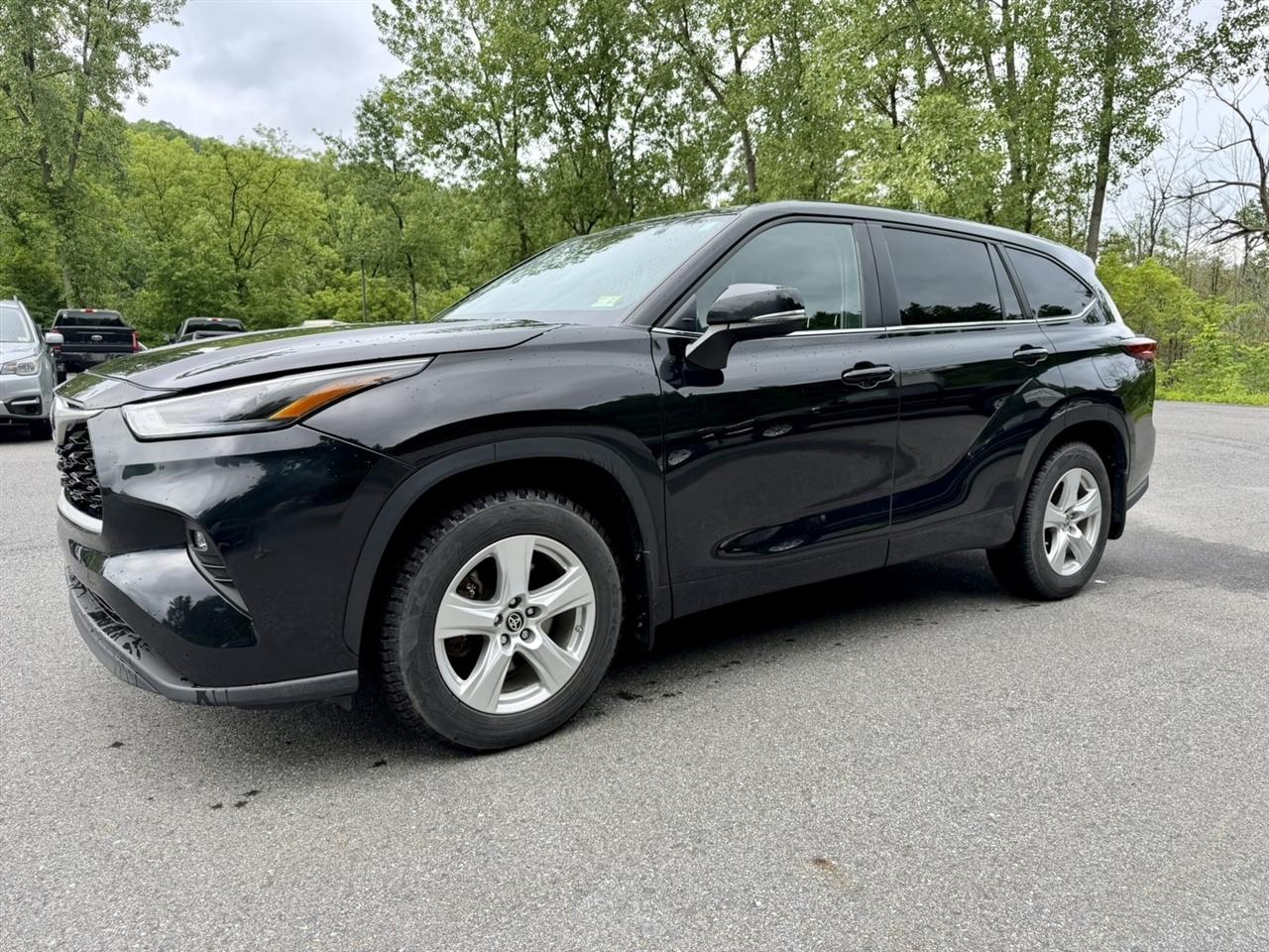 Toyota Highlander LE AWD (Natl) 2023