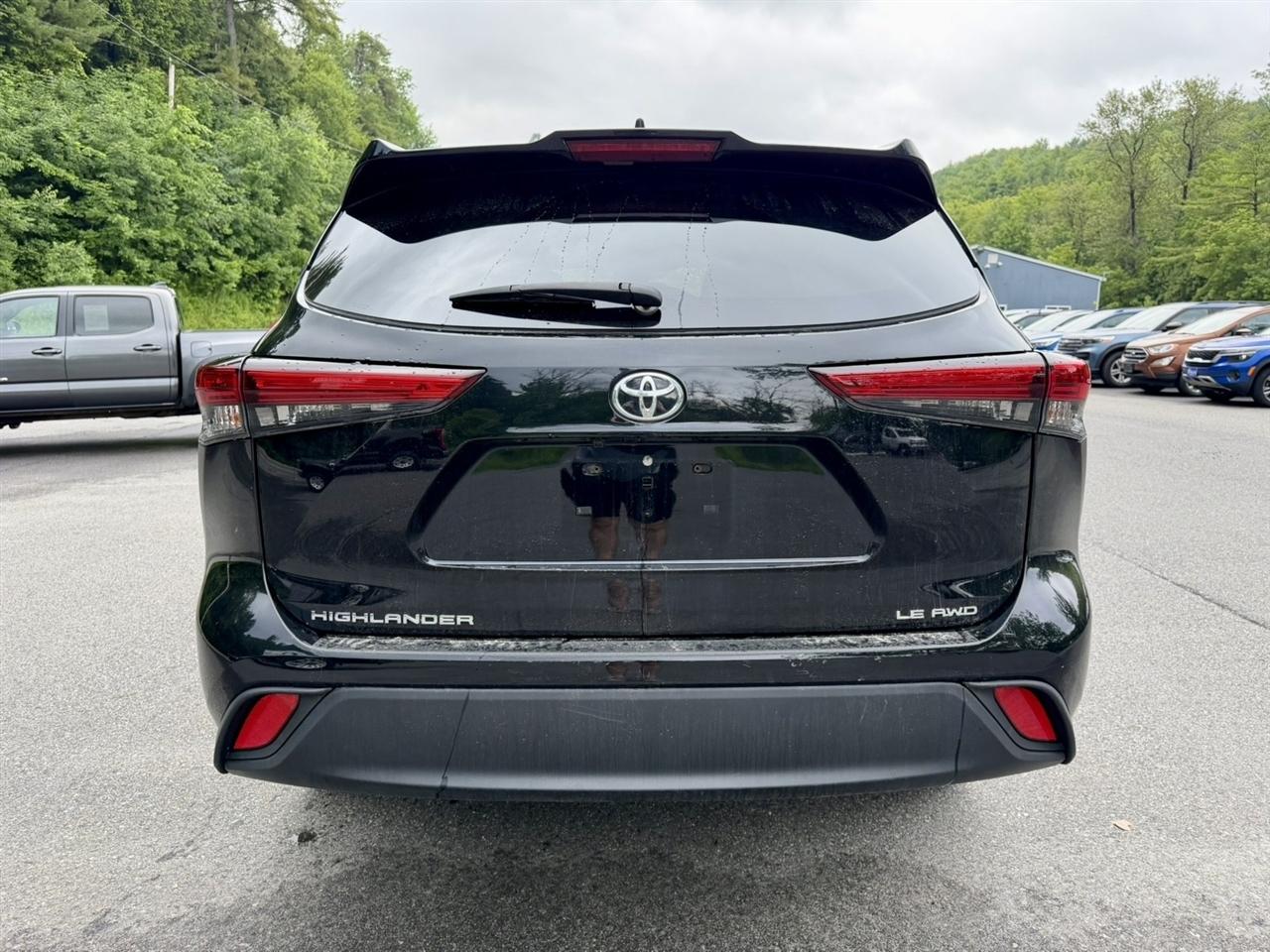 Toyota Highlander LE AWD (Natl) 2023