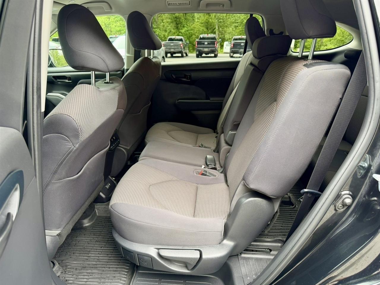 Toyota Highlander LE AWD (Natl) 2023