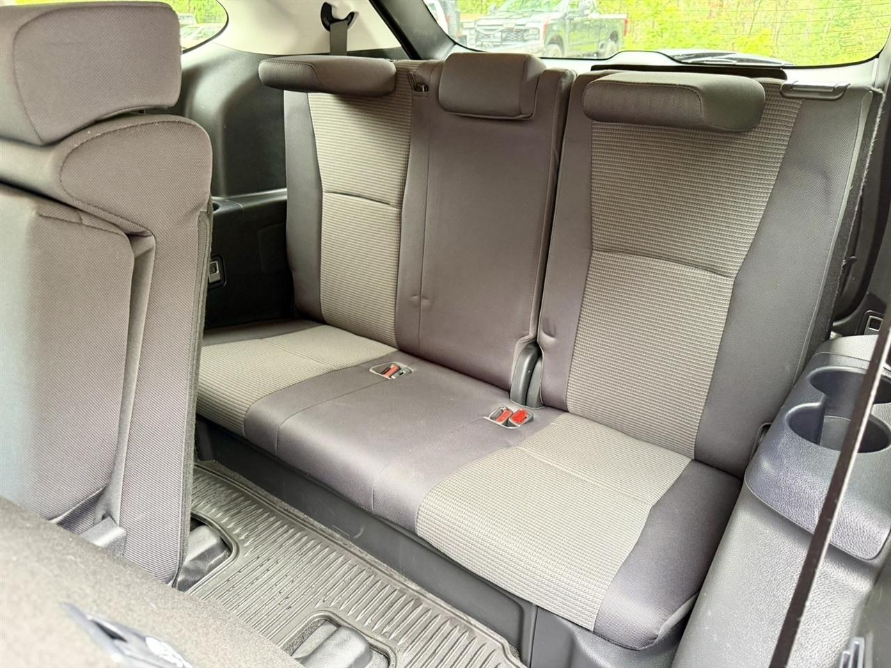 Toyota Highlander LE AWD (Natl) 2023