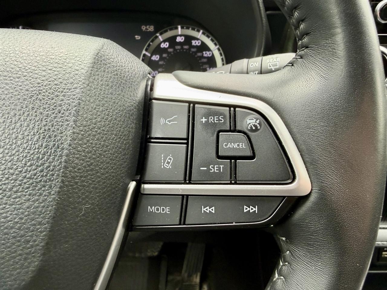 Toyota Highlander LE AWD (Natl) 2023