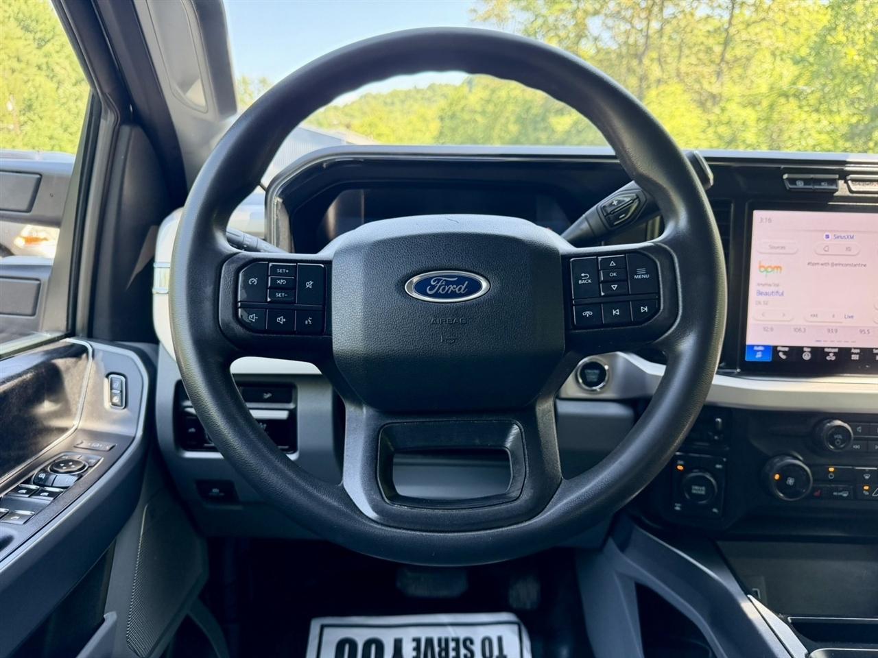 Ford Super Duty F-350 SRW XLT 4WD Crew Cab 6.75' Box 2023