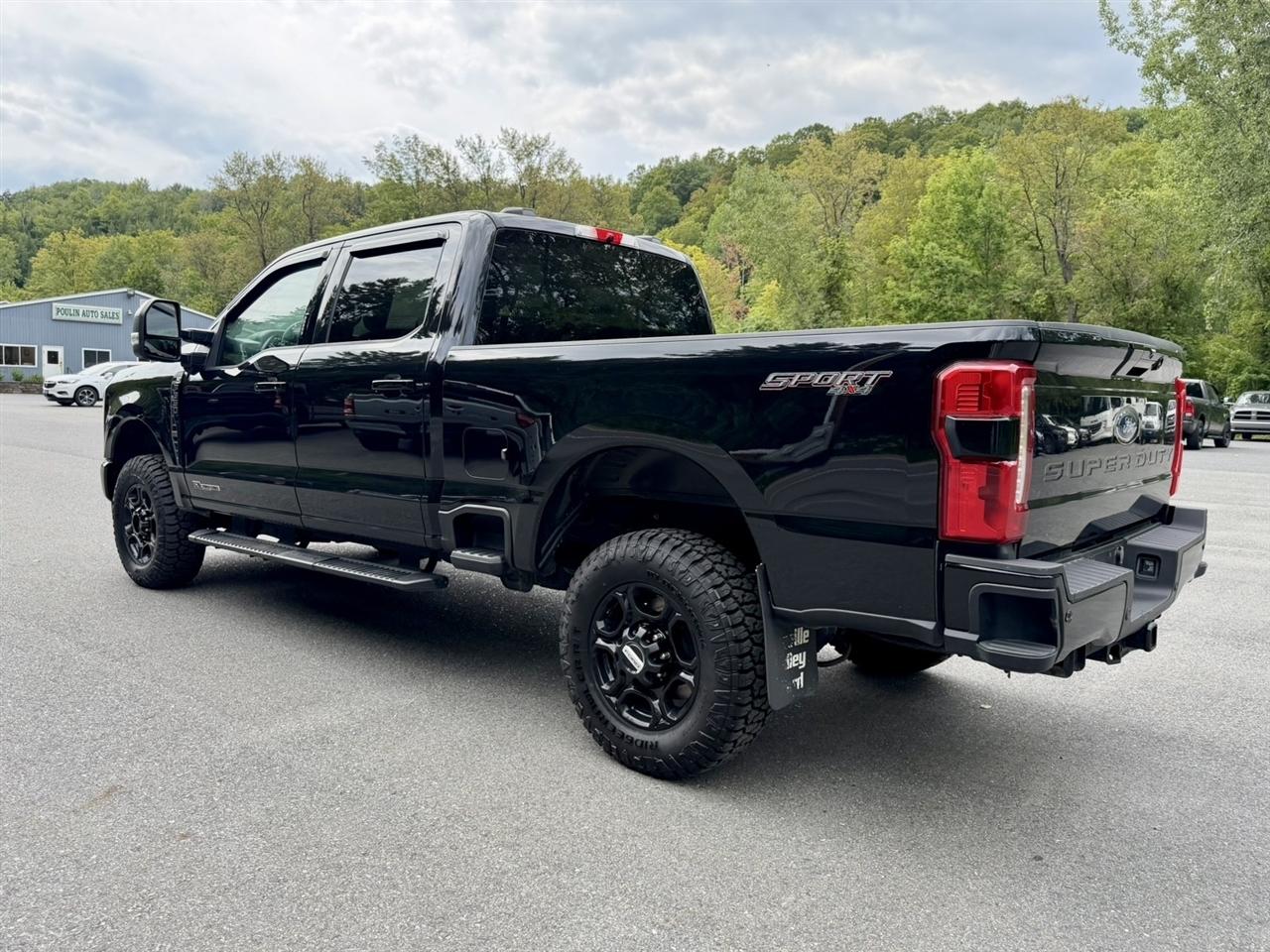 Ford Super Duty F-350 SRW XLT 4WD Crew Cab 6.75' Box 2023