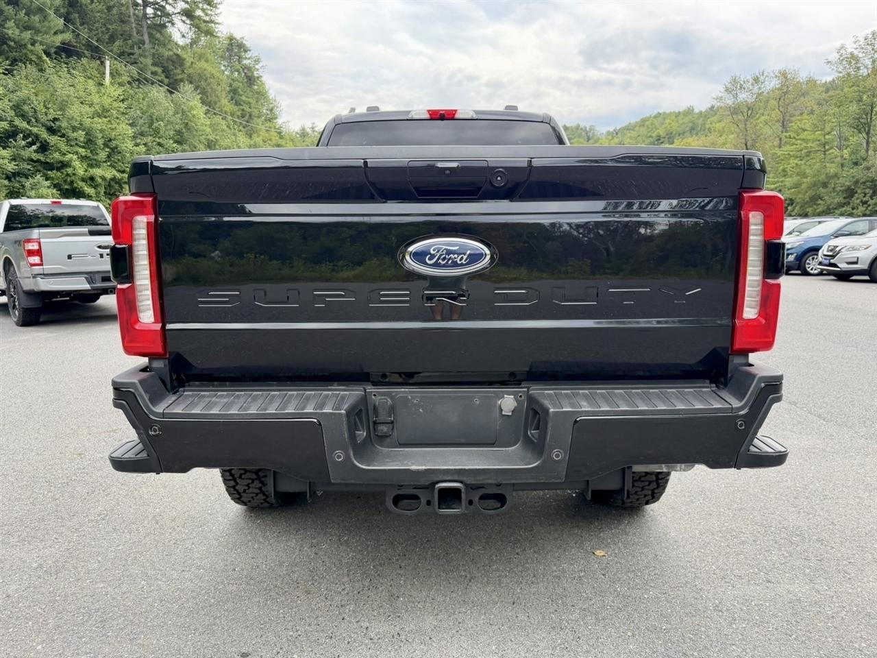 Ford Super Duty F-350 SRW XLT 4WD Crew Cab 6.75' Box 2023