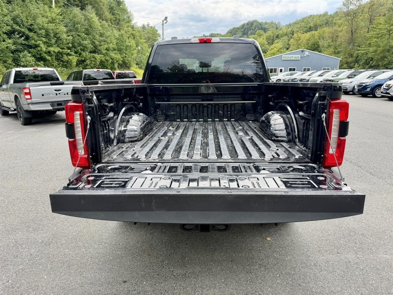 Ford Super Duty F-350 SRW XLT 4WD Crew Cab 6.75' Box 2023