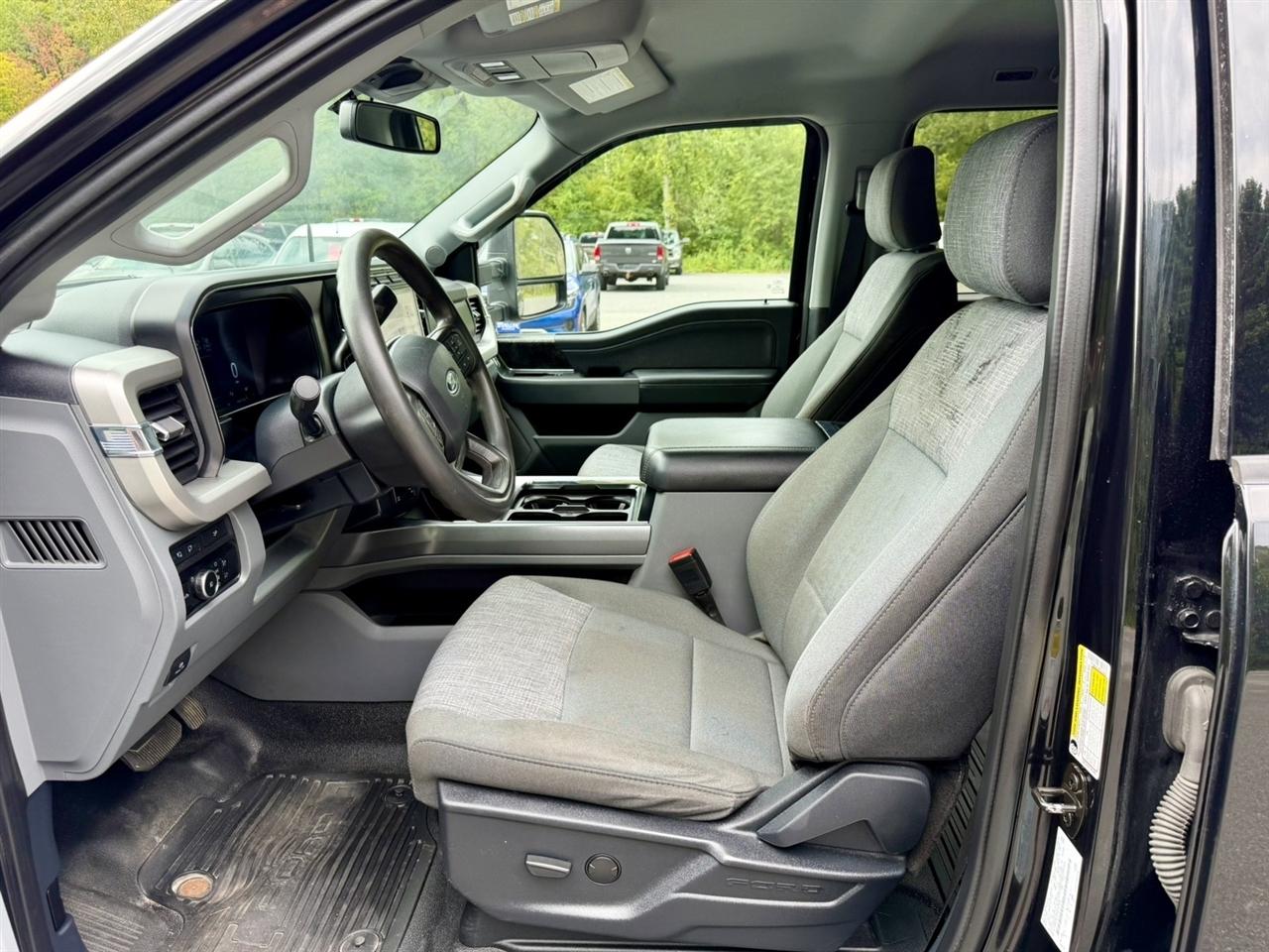 Ford Super Duty F-350 SRW XLT 4WD Crew Cab 6.75' Box 2023