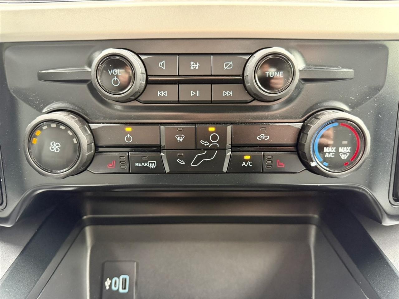 Ford Super Duty F-350 SRW XLT 4WD Crew Cab 6.75' Box 2023