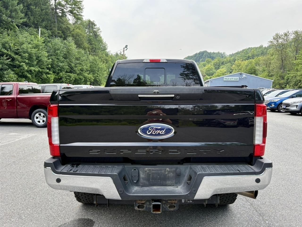 Ford F-250 SD Lariat Crew Cab 4WD 2019