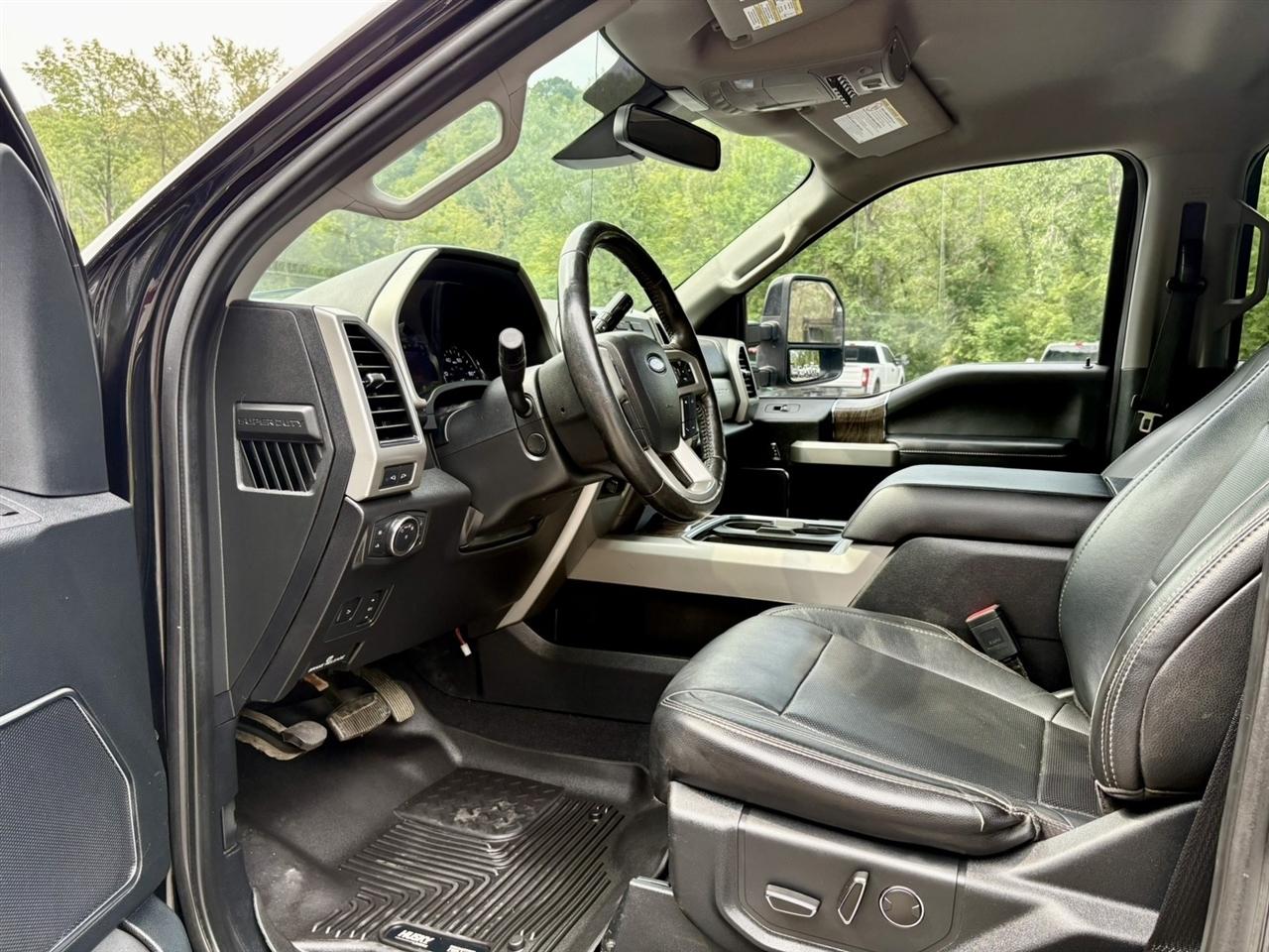 Ford F-250 SD Lariat Crew Cab 4WD 2019