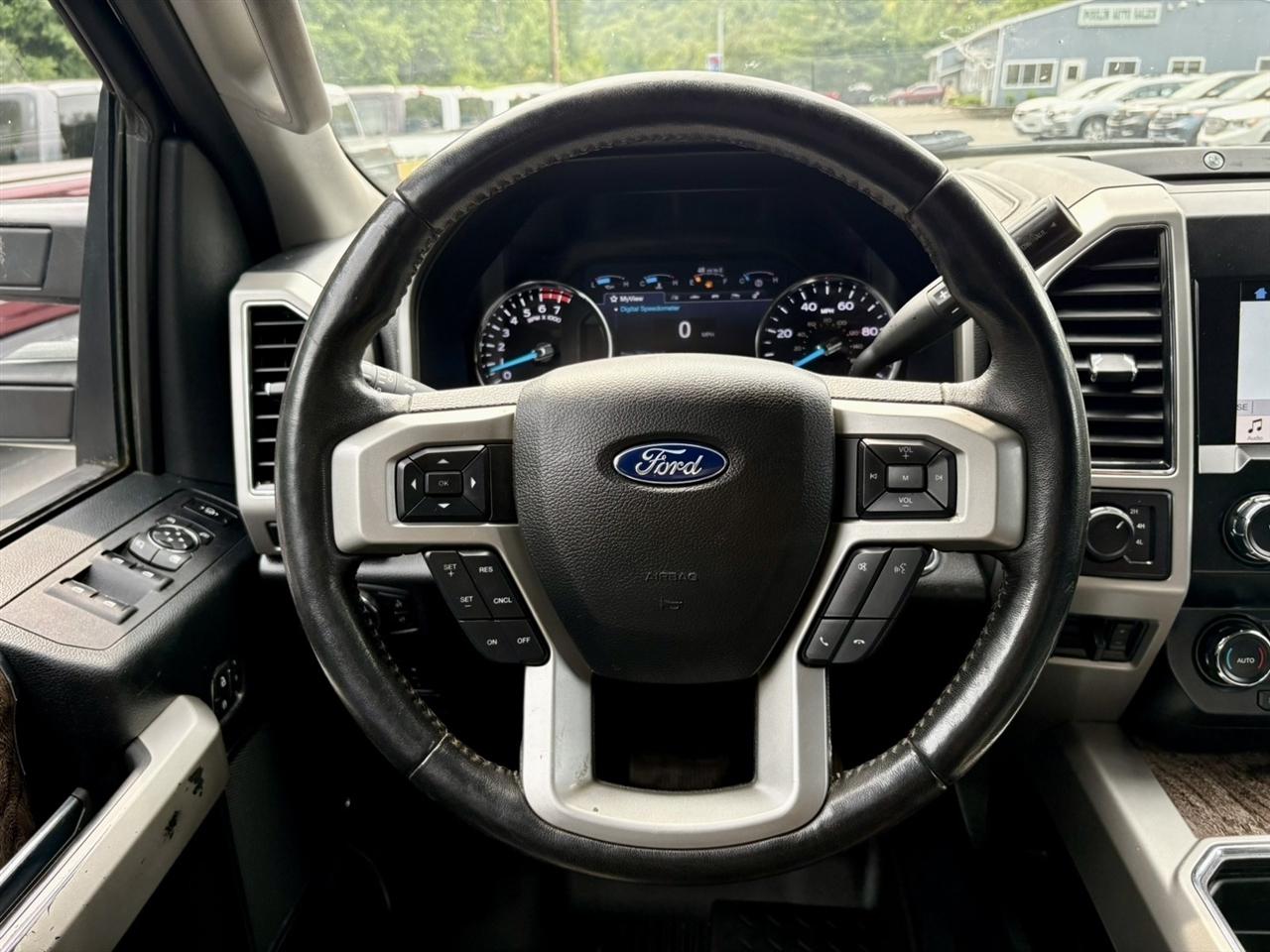Ford F-250 SD Lariat Crew Cab 4WD 2019