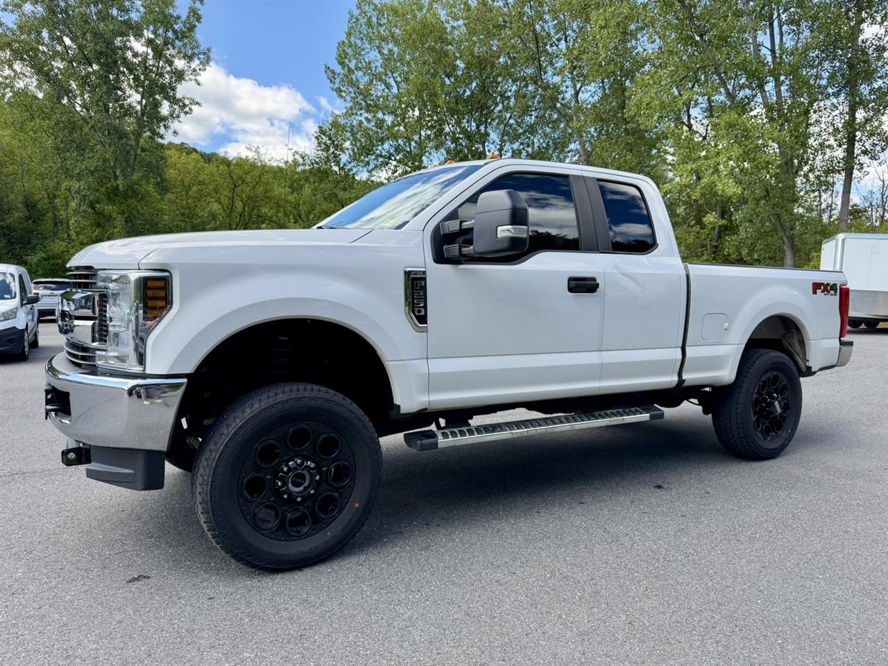 Ford F-250 SD XL SuperCab 4WD 2018